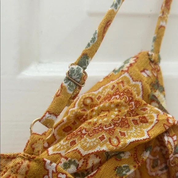 Floral Print Spaghetti Strap Top - Picture 5 of 5